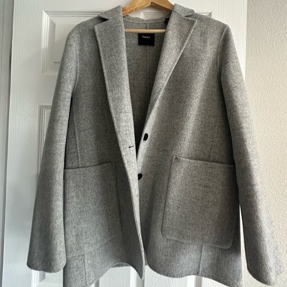 Theory Oversized Blazer in Double-Face Wool-Cashmere - Picture 2 of 5